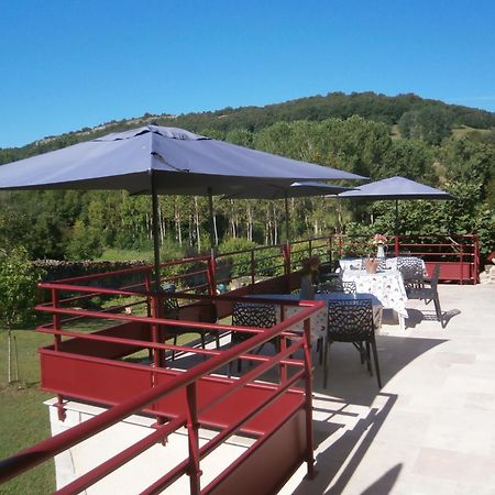 La Chomiarde Bed & Breakfast Saint-Médard-de-Presque Екстериор снимка